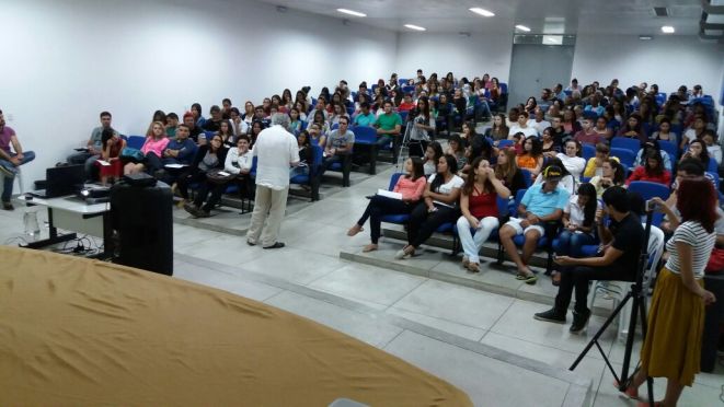 Jesús Contreras em conferência em Cuité/PB